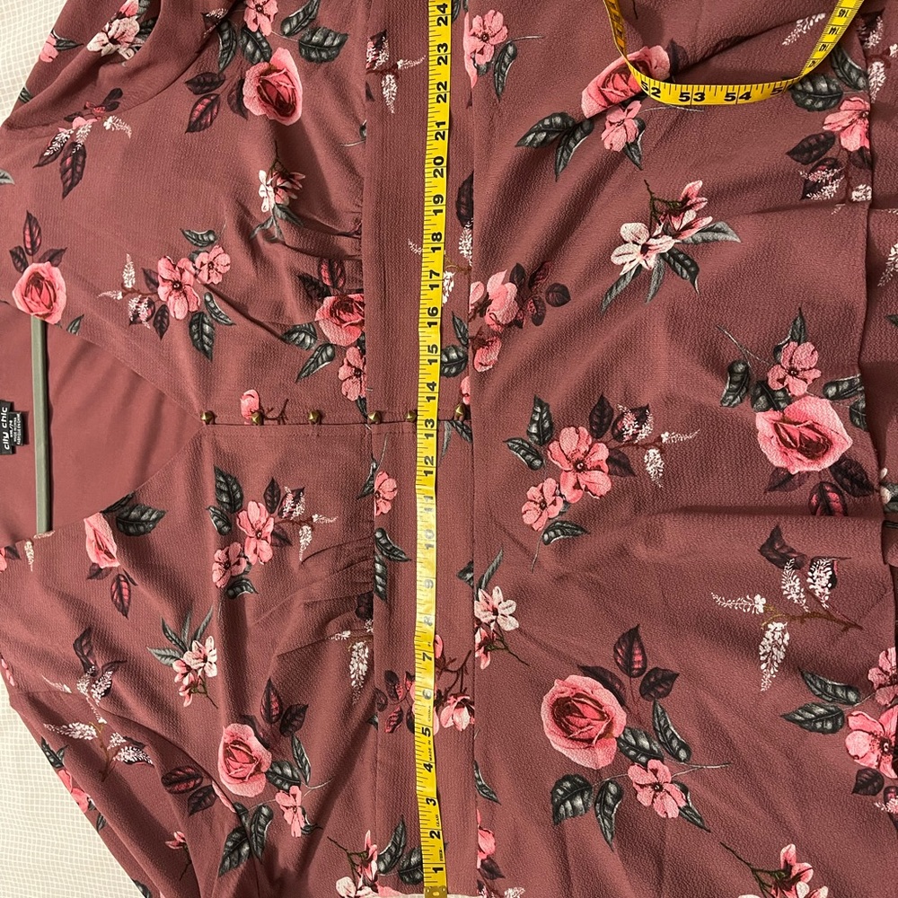 Beautiful slimming City Chic blouse XXL/24 like new condition - Picture 11 of 16